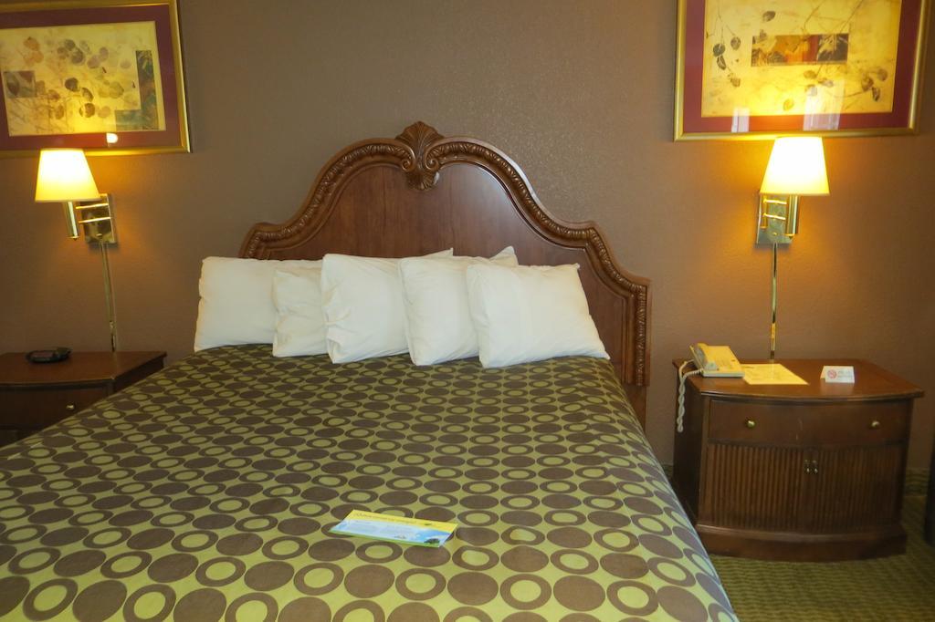 American Inn Stockton Ngoại thất bức ảnh
