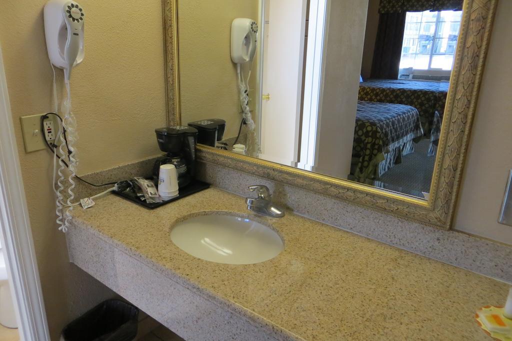 American Inn Stockton Ngoại thất bức ảnh