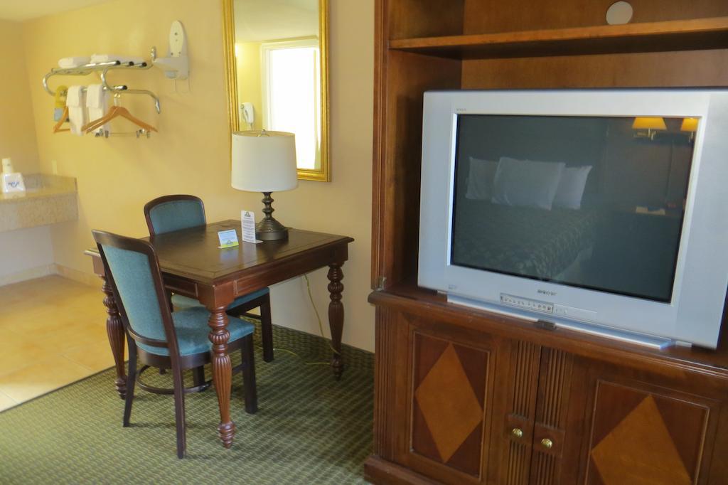 American Inn Stockton Ngoại thất bức ảnh