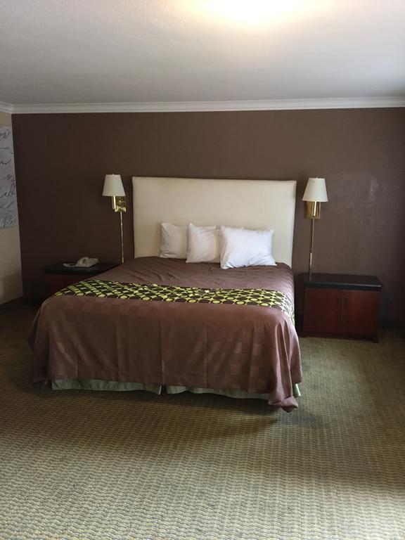 American Inn Stockton Ngoại thất bức ảnh